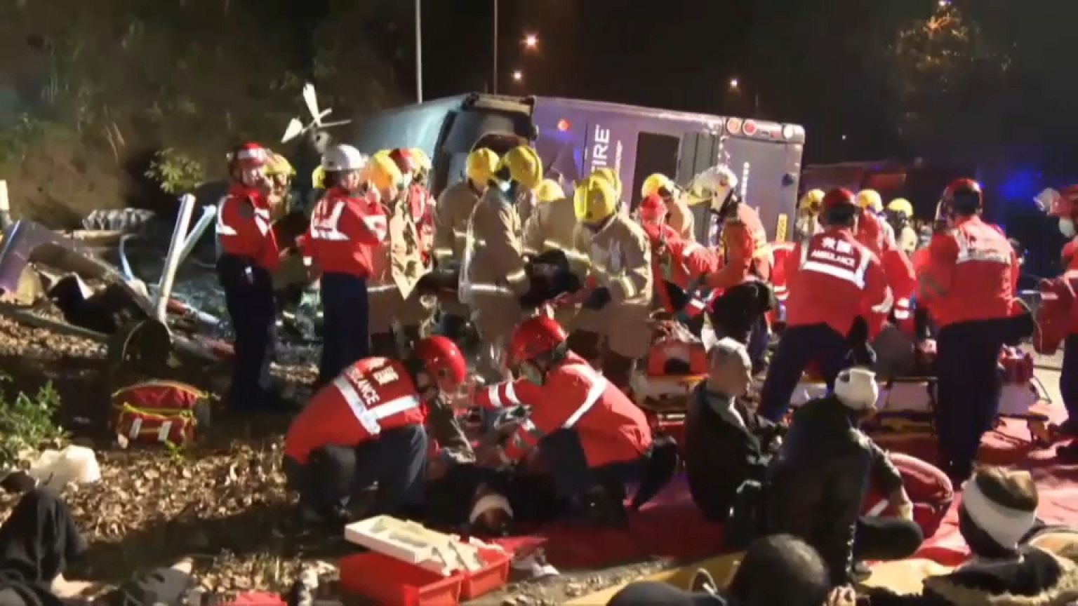 Al menos 18 muertos en un accidente de autobús en Hong Kong