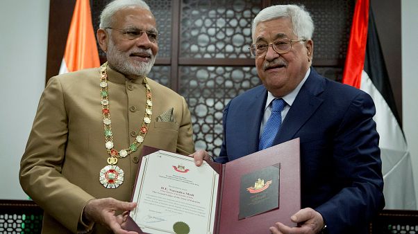 Narendra Modi besucht Mahmud Abbas in Ramallah Narendra Modi besucht Mahmud Abbas in Ramallah
