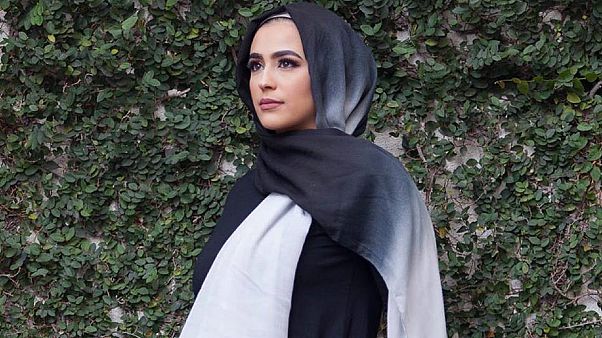 أحد تصميمات العلامة التجارية "فيرونا" أحد تصميمات العلامة التجارية "فيرونا"