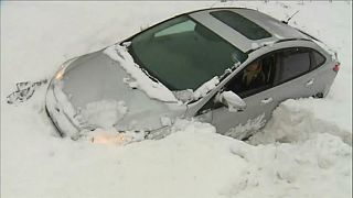 Winter snowstorm sweeps across US midwest