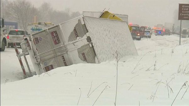 Neve nel Midwest americano: vittime e caos Neve nel Midwest americano: vittime e caos