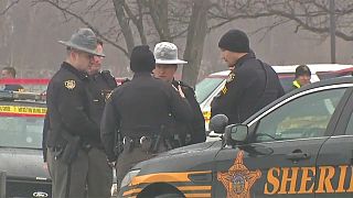 Dos policías mueren tiroteados en Ohio