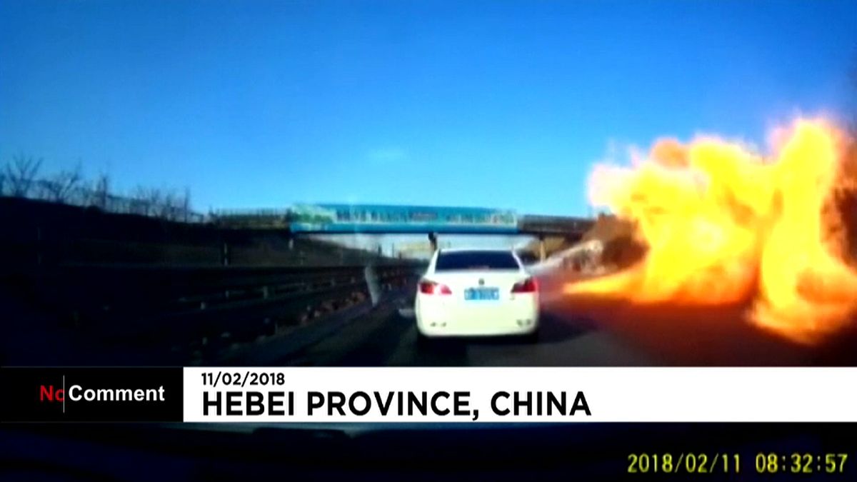 Esplode un camion pieno di gas liquido in Cina