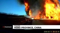 Китай: на трассе загорелся грузовик с сжиженным газом 