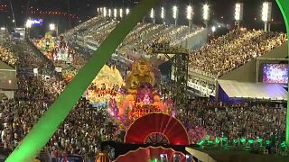 Жгучая самба на карнавале в Рио 