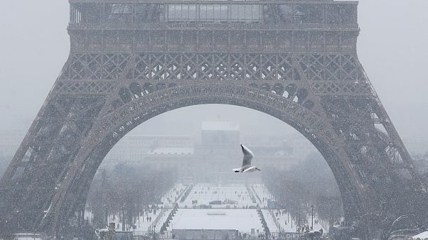 Aus dem Weltall: Verschneites Paris Aus dem Weltall: Verschneites Paris