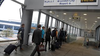 Londra City Havalimanı savaştan kalma bomba yüzünden uçuşa kapatıldı