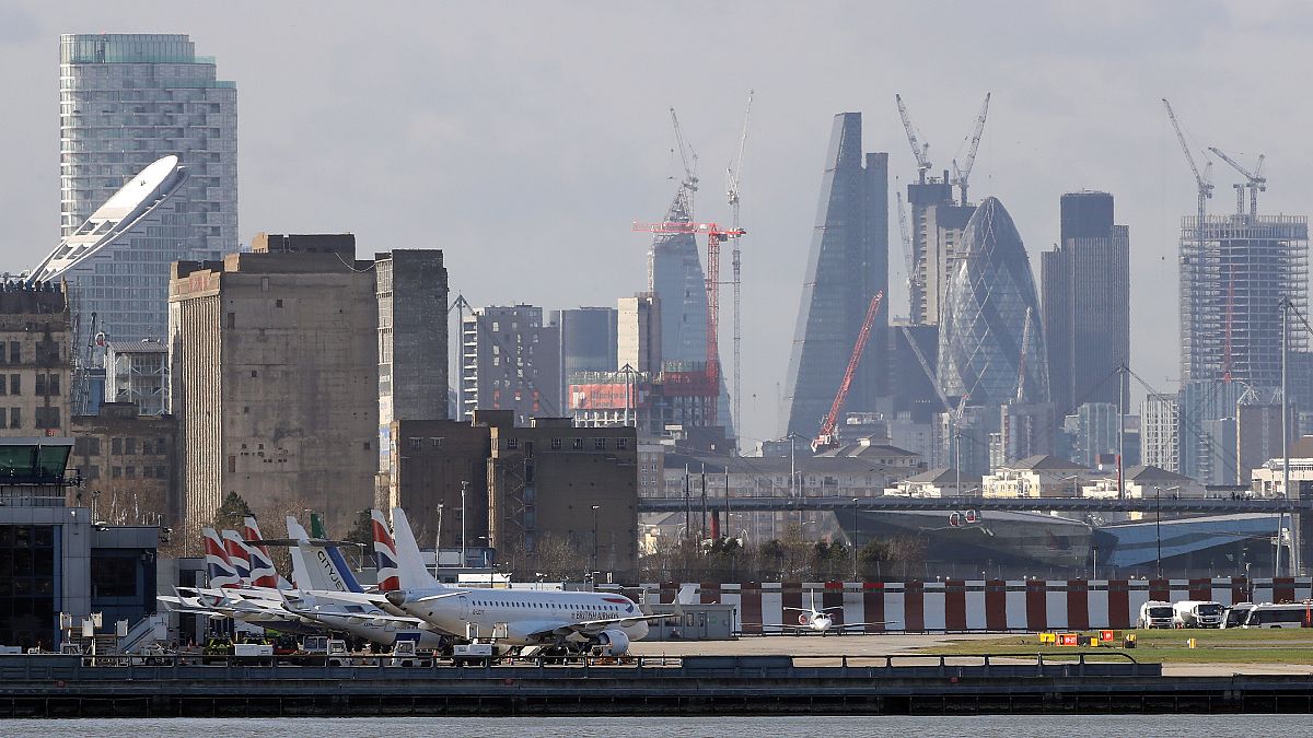16.000 Passagiere bleiben am Boden: London City Airport wegen Bombenfund zu