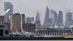 16.000 Passagiere bleiben am Boden: London City Airport wegen Bombenfund zu