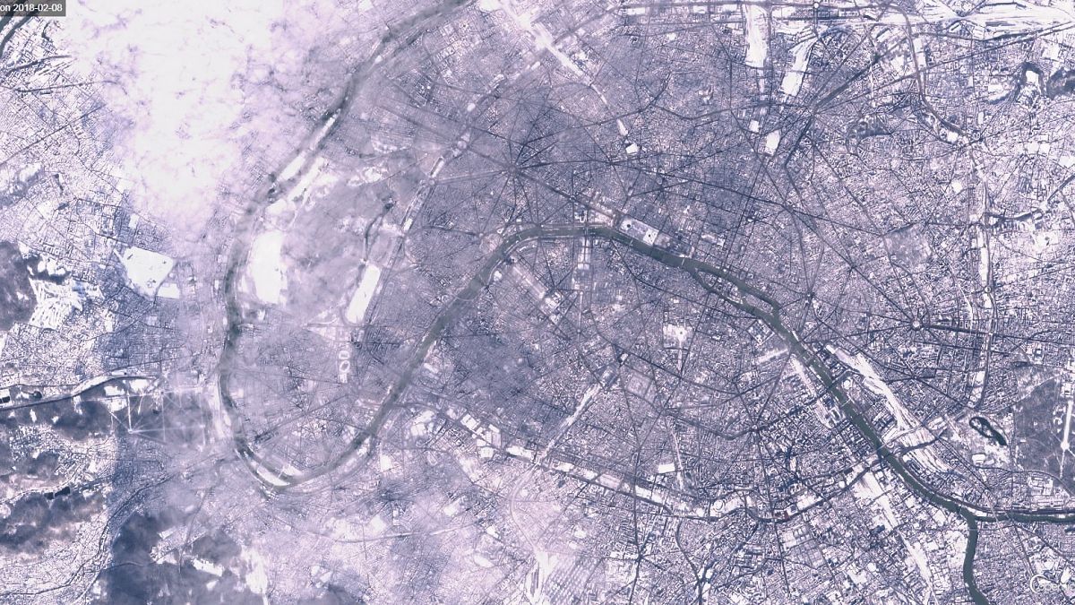  Paris snow seen from outer space