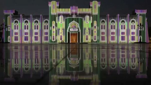 Luz y color en el Festival de Sharjah Luz y color en el Festival de Sharjah