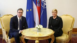 Visita de líder da Sérvia à Croácia tenta fechar feridas da guerra
