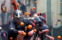 «جنگ پرتقال» در ایتالیا با ۵۰۰ تن میوه گندیده برگزار شد