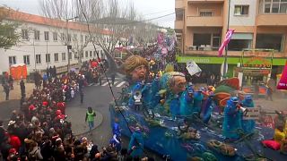 Meerjungfrau Merkel beim Karneval in Portugal