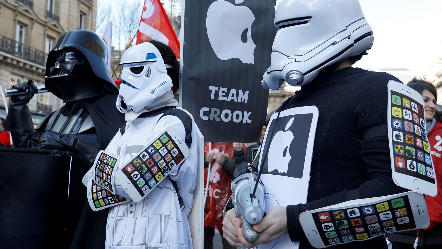 L'empire Apple contre Attac