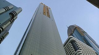 شاهد .. دبي تدشن أطول فندق في العالم