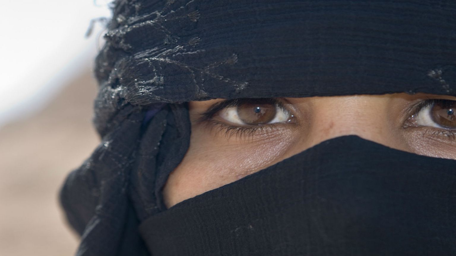 فتوى جديدة لـ"خليفة" داعش "يا نساء المقاتلين.. احملن السلاح"