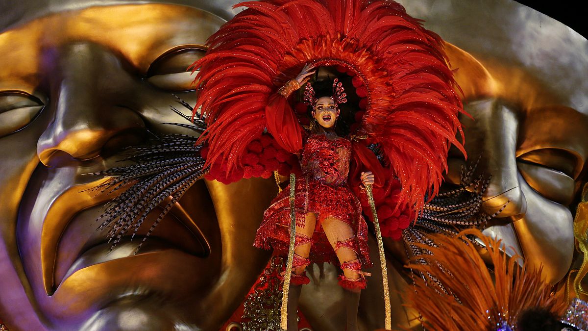 Karneval in Rio: Fröhlicher Wettbewerb geht weiter