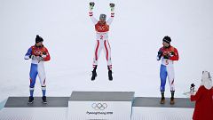 Marcel Hirscher wird auf dem Podium doch noch emotional.