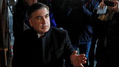 شاهد: القبض على الرئيس الجورجي السابق ساكاشفيلي وترحيله إلى بولندا