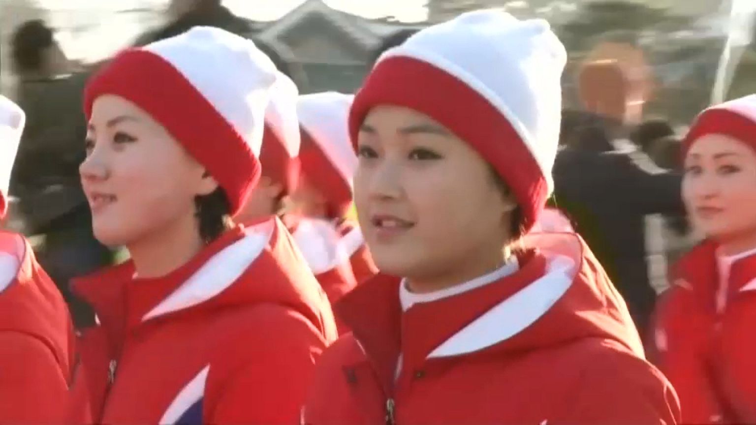 Claque norte-coreana menos sorridente 