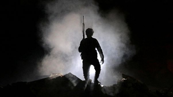 «Δεκάδες ρώσοι υπήκοοι νεκροί από αμερικανικές επιθέσεις στην Συρία» «Δεκάδες ρώσοι υπήκοοι νεκροί από αμερικανικές επιθέσεις στην Συρία»