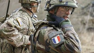 تلاش رئیس جمهوری فرانسه برای اجباری کردن خدمت سربازی