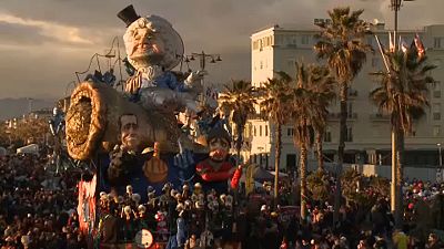 Szatirikus karnevál Viareggióban