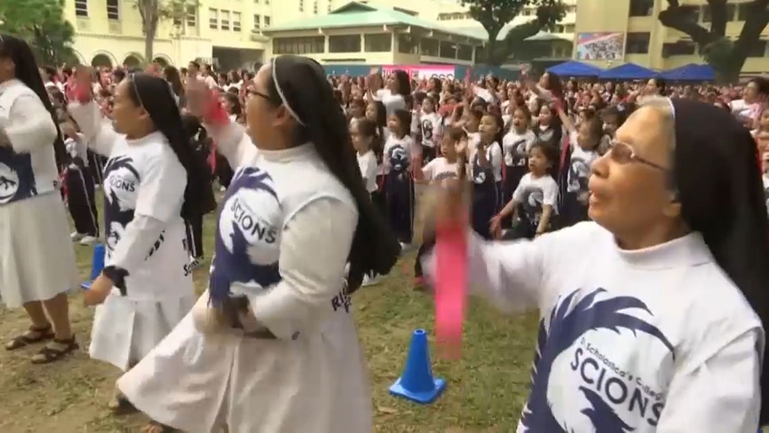 "One billion rising" на улицах Манилы
