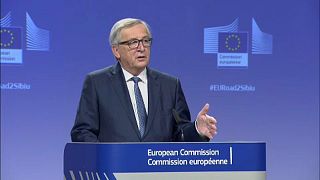 Juncker AB'nin geleceğine yönelik konuşma yaptı