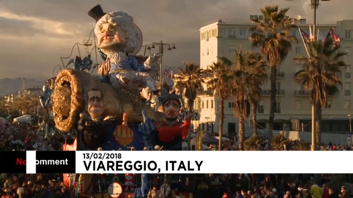 Sátira carnavalesca sai à rua em Itália