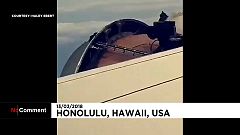 Avião fica sem motor e passageiros filmam o momento de pânico