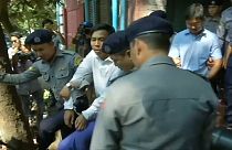 Myanmar: Jornalistas da Reuters reclamam inocência