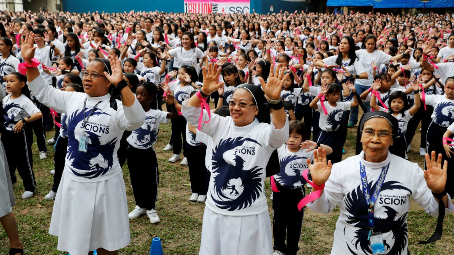 Milhares de filipinos protestam contra a misoginia