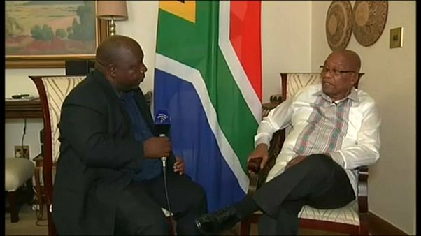 Zuma üzerinde istifa baskısı artıyor Zuma üzerinde istifa baskısı artıyor