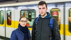 Jovem salva criança dos carris do metro