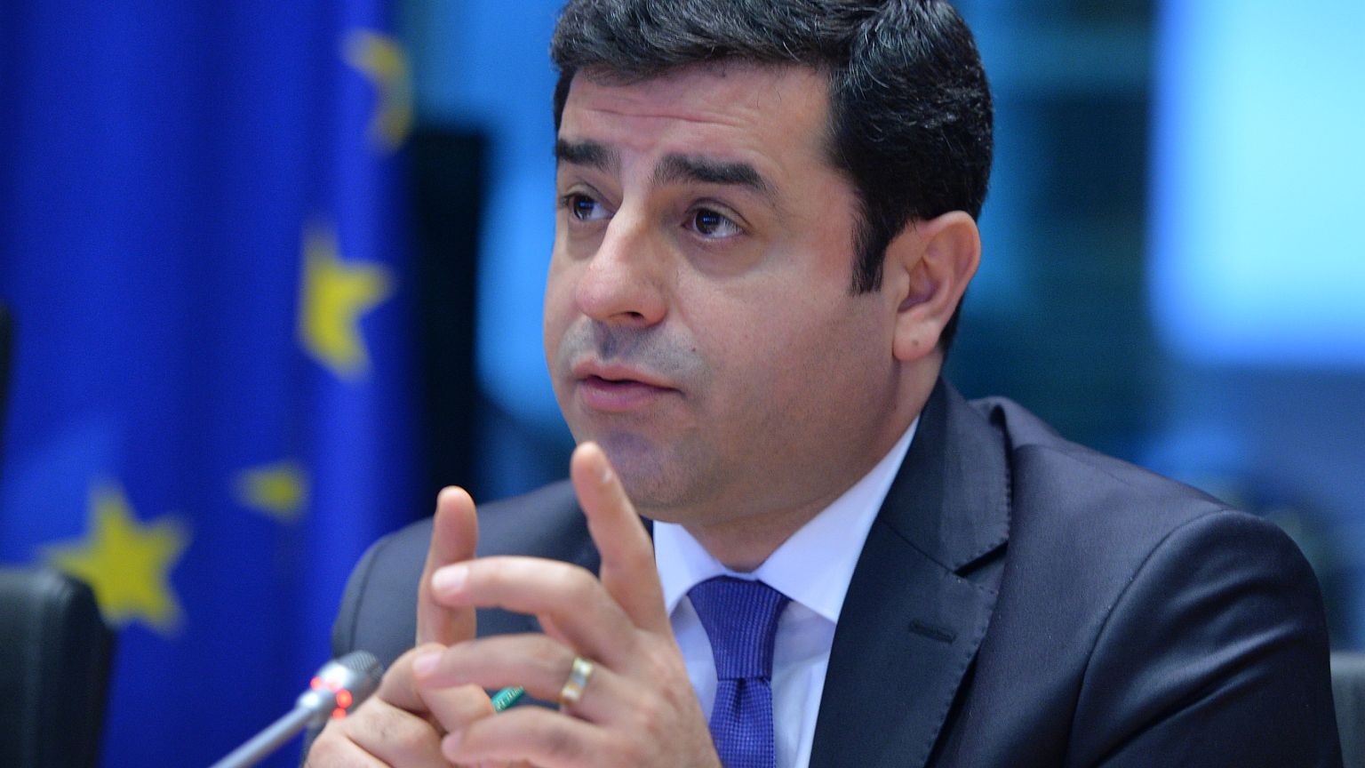 HDP'li Demirtaş: Referandumda 'evet' dememiz için bir bakan İmralı'dan talimat getirdi