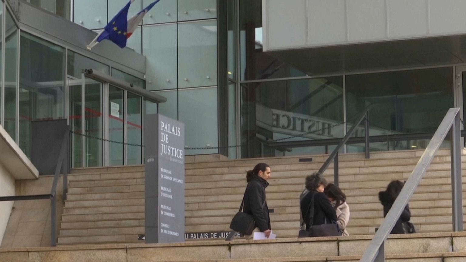 محاكمة فرنسي(30 سنة) بتهمة إقامة علاقة جنسية مع طفلة عمرها 11 عاما !