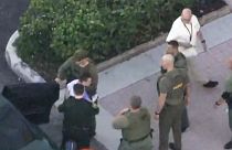 بالفيديو.. الصور الأولى للحظة القبض على سفاح مجزرة مدرسة فلوريدا 