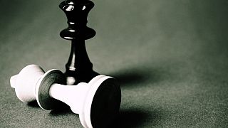 الاتحاد الدولي للشطرنج يقول إن حساباته البنكية في سويسرا جمدت بسبب عقوبات سوريا