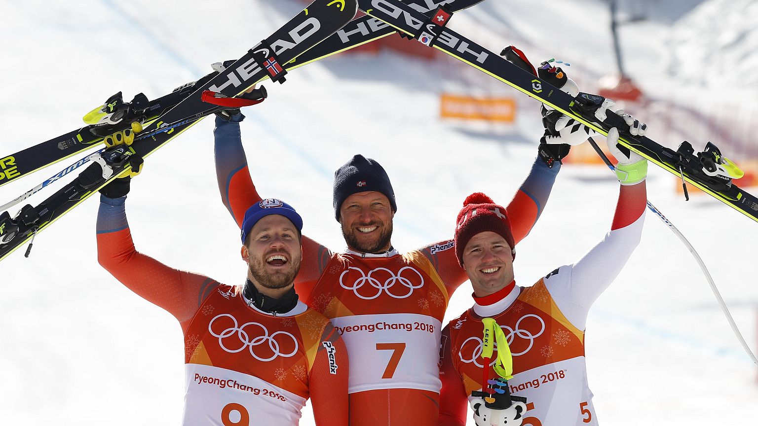 Pyeonchang'ın 7. gününe 'en yaşlı olimpiyat şampiyonu' ve 66 yıl sonra gelen madalya damgasını vurdu