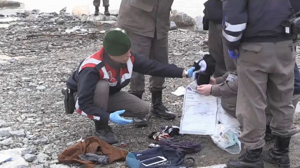 Naufragio in Turchia: morti 2 bambini e una donna di nazionalità turca Naufragio in Turchia: morti 2 bambini e una donna di nazionalità turca