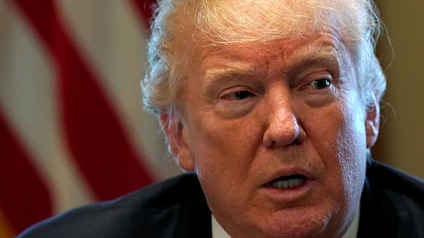 Strage in liceo Florida, Trump: "Ci stringiamo alle famiglie delle vittime della strage di Portland" Strage in liceo Florida, Trump: "Ci stringiamo alle famiglie delle vittime della strage di Portland"