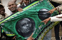 Africanews: "Zuma era tão amado quanto desprezado"
