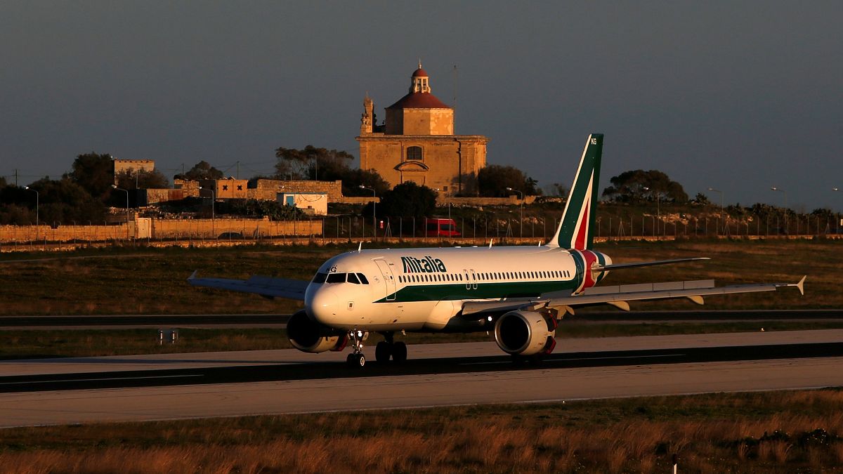 A320 «Алиталии» на Мальте