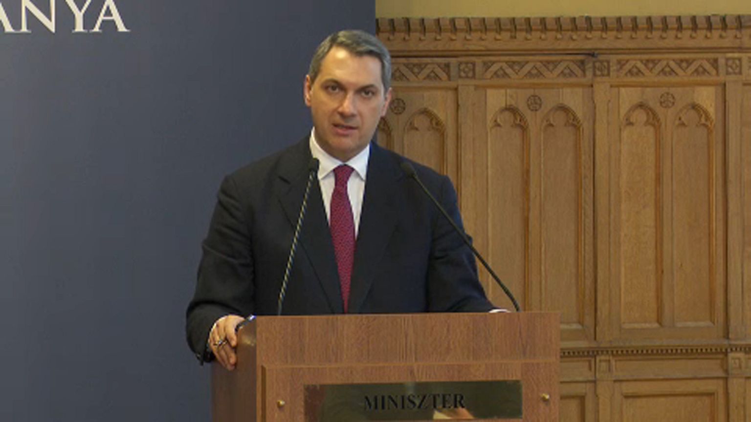 Lázár: "magyarázzák meg az ukránoknak"