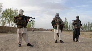 ثلاثة من مسلحي حركة طالبان في مقاطعة غازني في أفغانستان