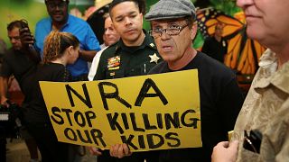 Nach Florida-Amoklauf: Neue Debatte über Schusswaffen