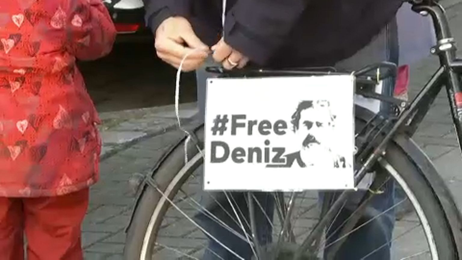 Szabadlábra helyezik a Die Welt tudósítóját 