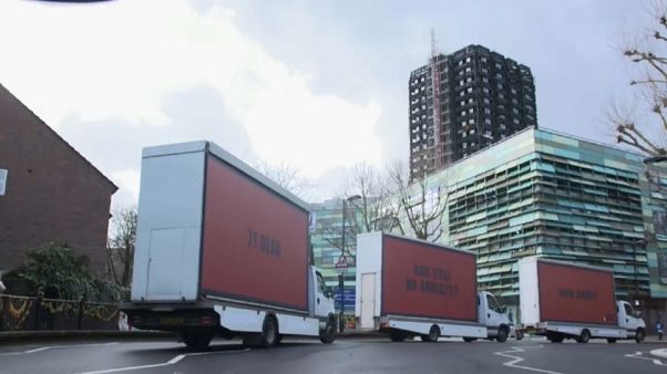 Londra, tre manifesti per la Grenfell Tower come a Ebbing, Missouri Londra, tre manifesti per la Grenfell Tower come a Ebbing, Missouri